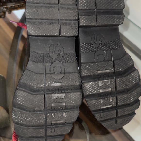 Sorel women’s boots - Picture 5 of 6